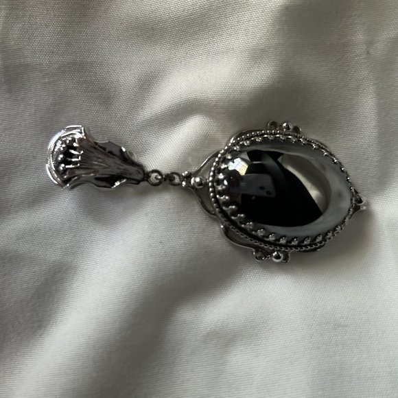 Whiting & Davis Silver Pendant with Large Hematite Cabochon on Chain Necklace - Picture 9 of 11